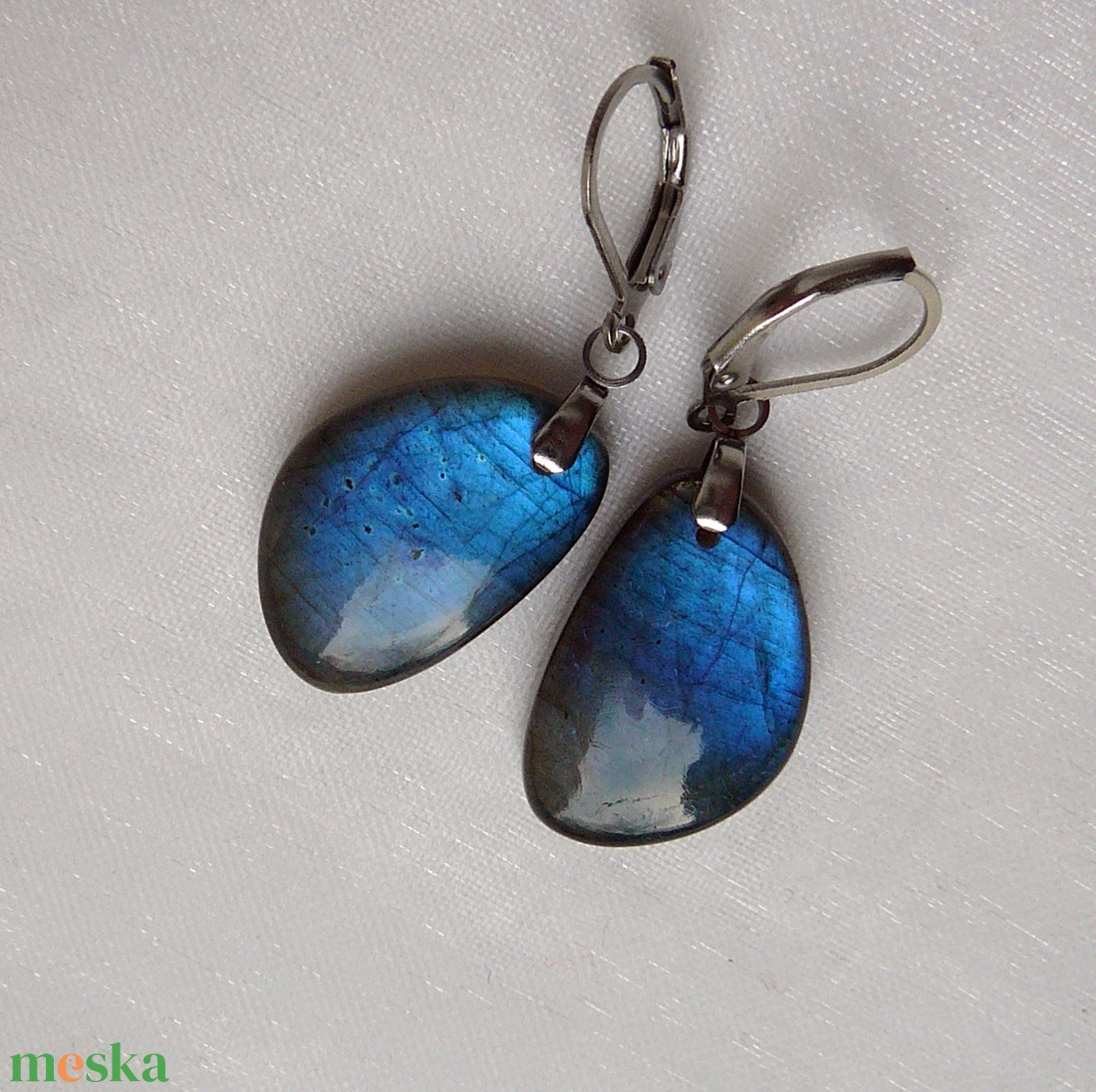 Labradorit fülbevaló - ékszer - fülbevaló - lógó csepp fülbevaló - Meska.hu