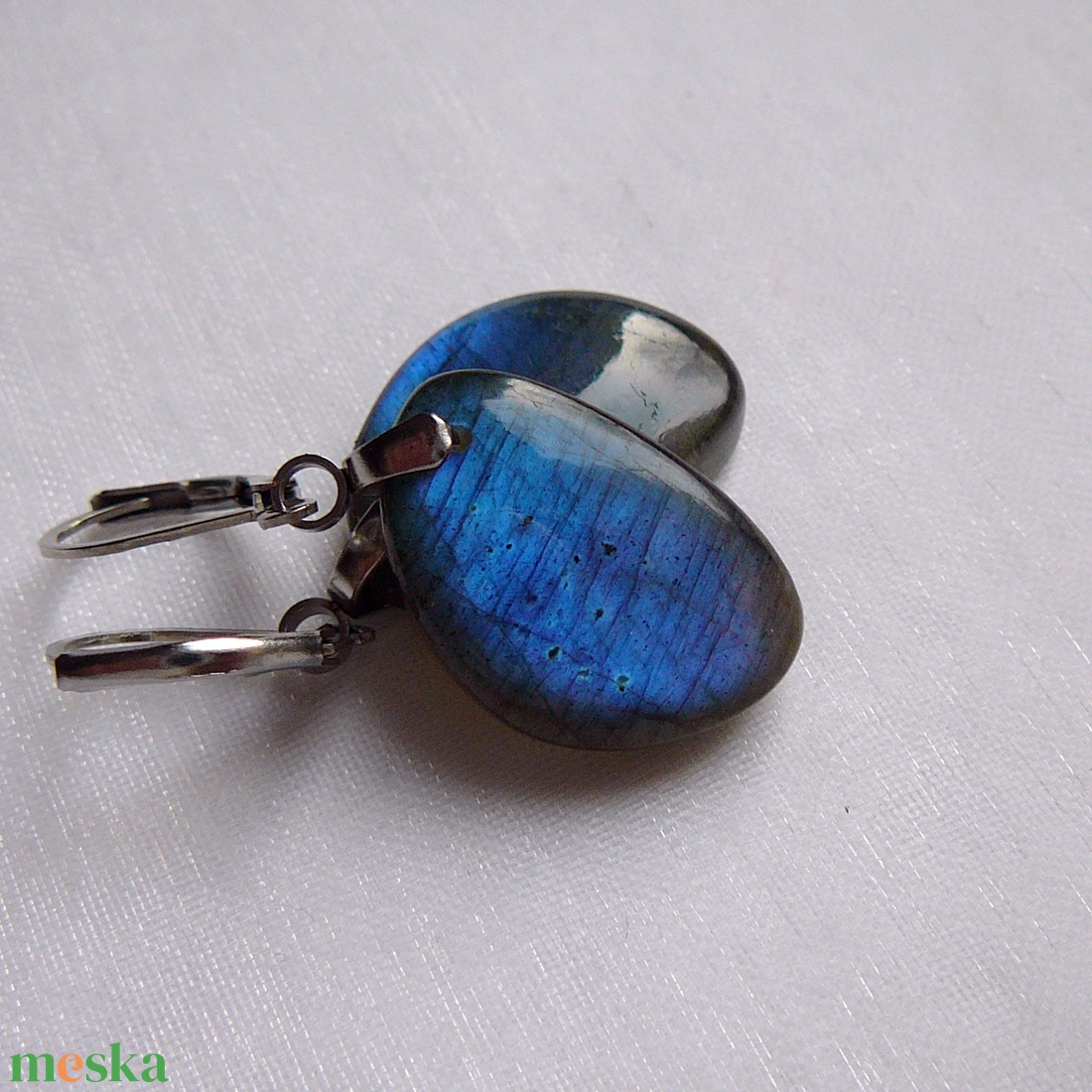 Labradorit fülbevaló - ékszer - fülbevaló - lógó csepp fülbevaló - Meska.hu