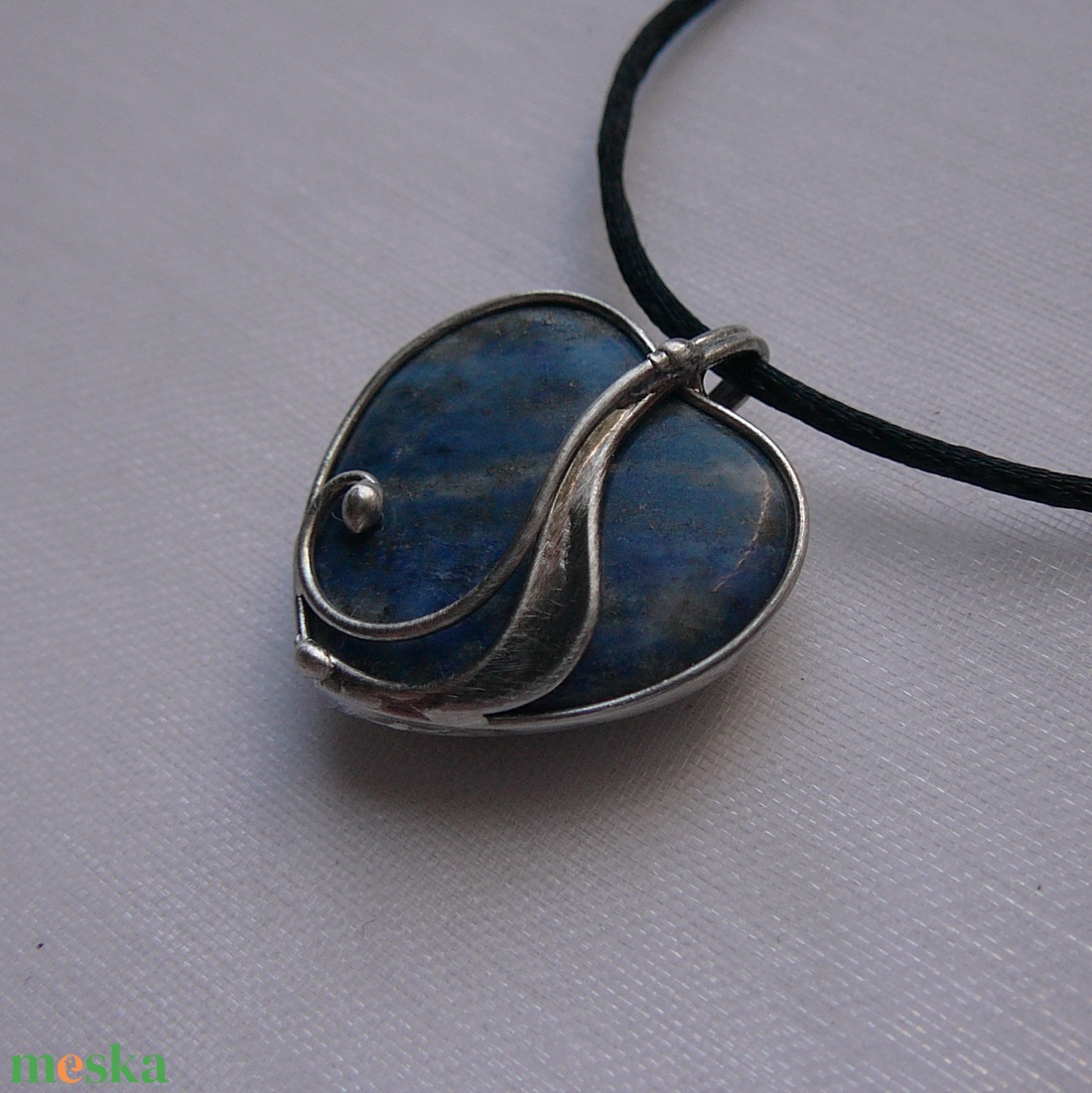 Lápisz lazuli mini szív medál - ékszer - nyaklánc - medálos nyaklánc - Meska.hu