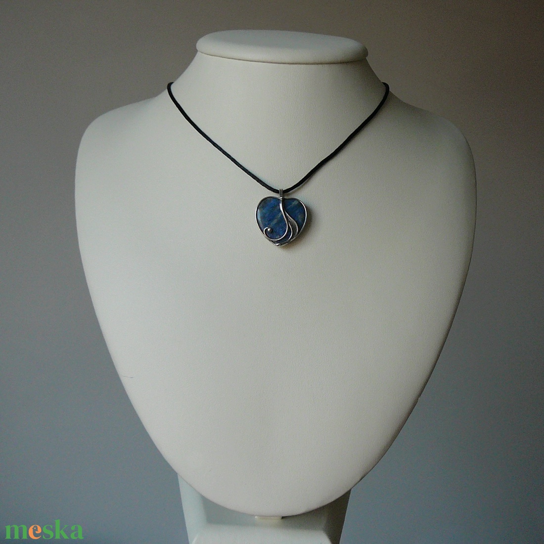 Lápisz lazuli mini szív medál - ékszer - nyaklánc - medálos nyaklánc - Meska.hu
