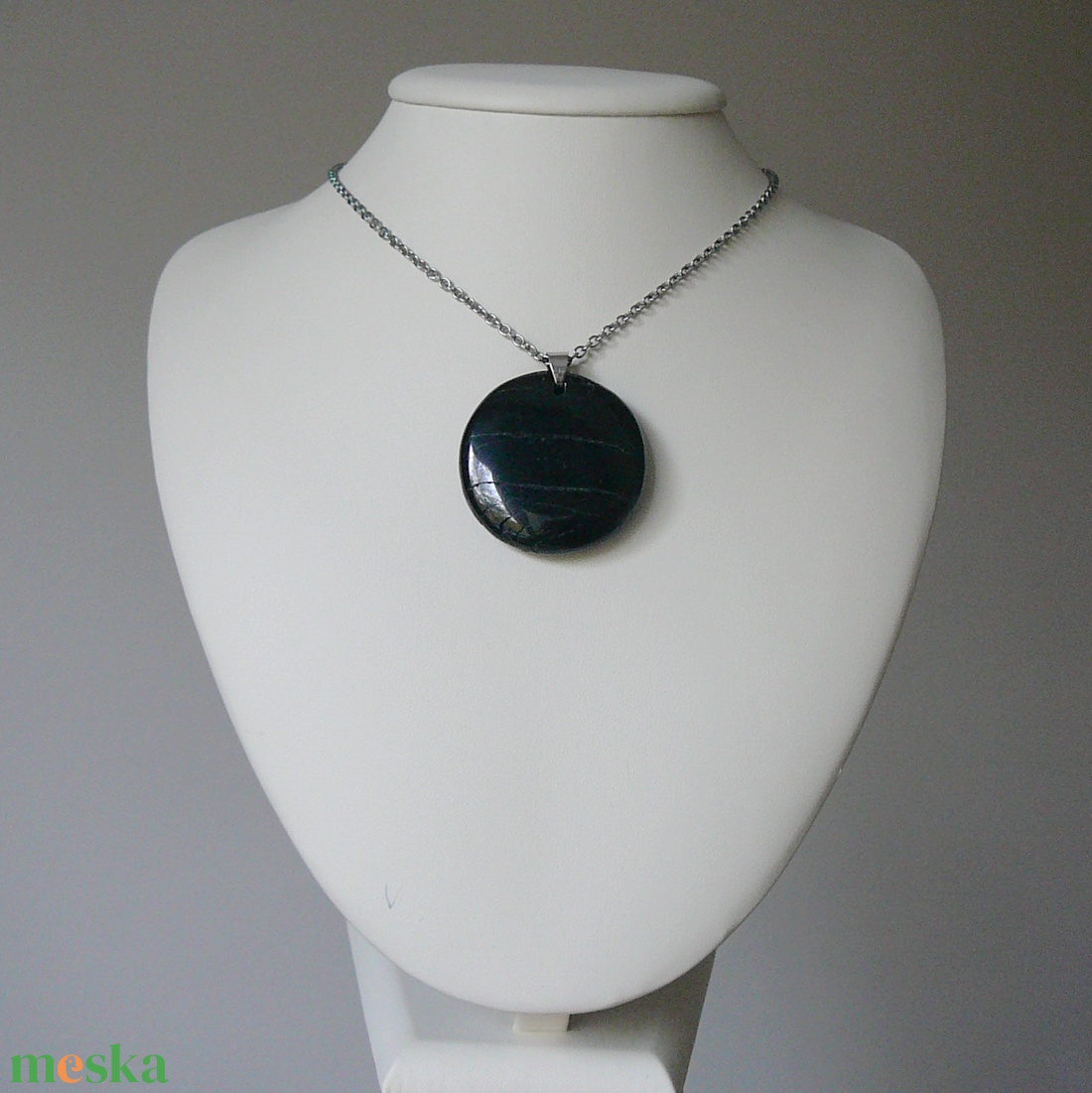 Fekete turmalin medálos nyaklánc - ékszer - nyaklánc - medálos nyaklánc - Meska.hu