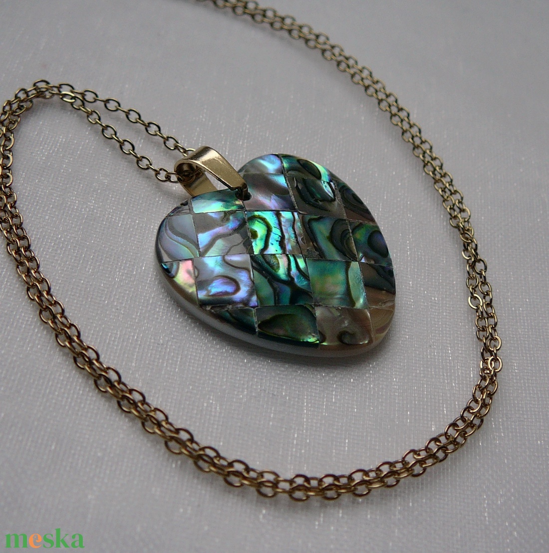 Pávakagyló szív medálos nyaklánc - ékszer - nyaklánc - medálos nyaklánc - Meska.hu