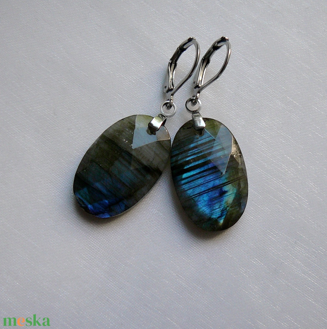 Labradorit fülbevaló - ékszer - fülbevaló - lógó csepp fülbevaló - Meska.hu