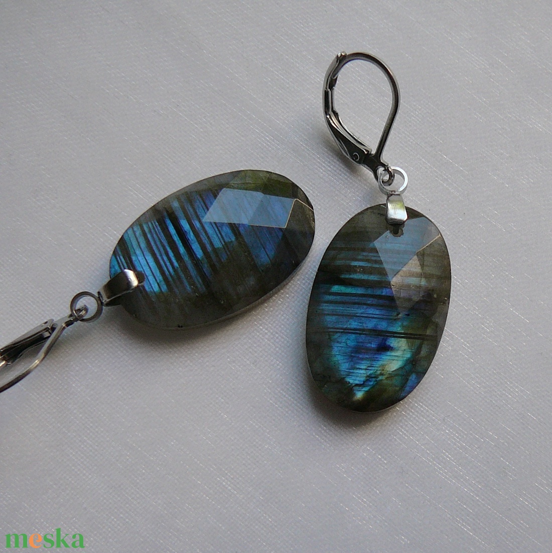Labradorit fülbevaló - ékszer - fülbevaló - lógó csepp fülbevaló - Meska.hu
