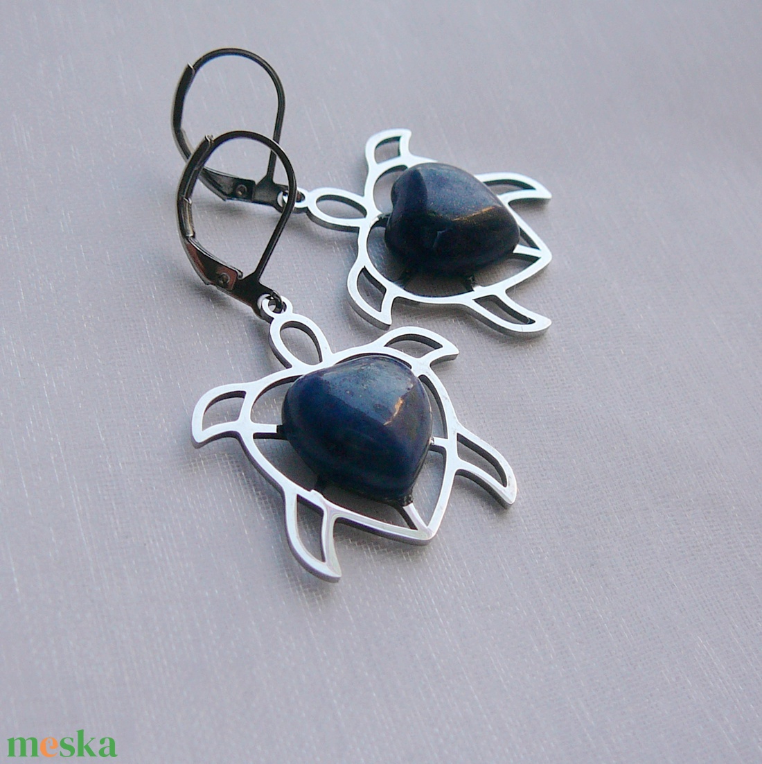 Lápisz lazuli teknős fülbevaló - ékszer - fülbevaló - lógó fülbevaló - Meska.hu