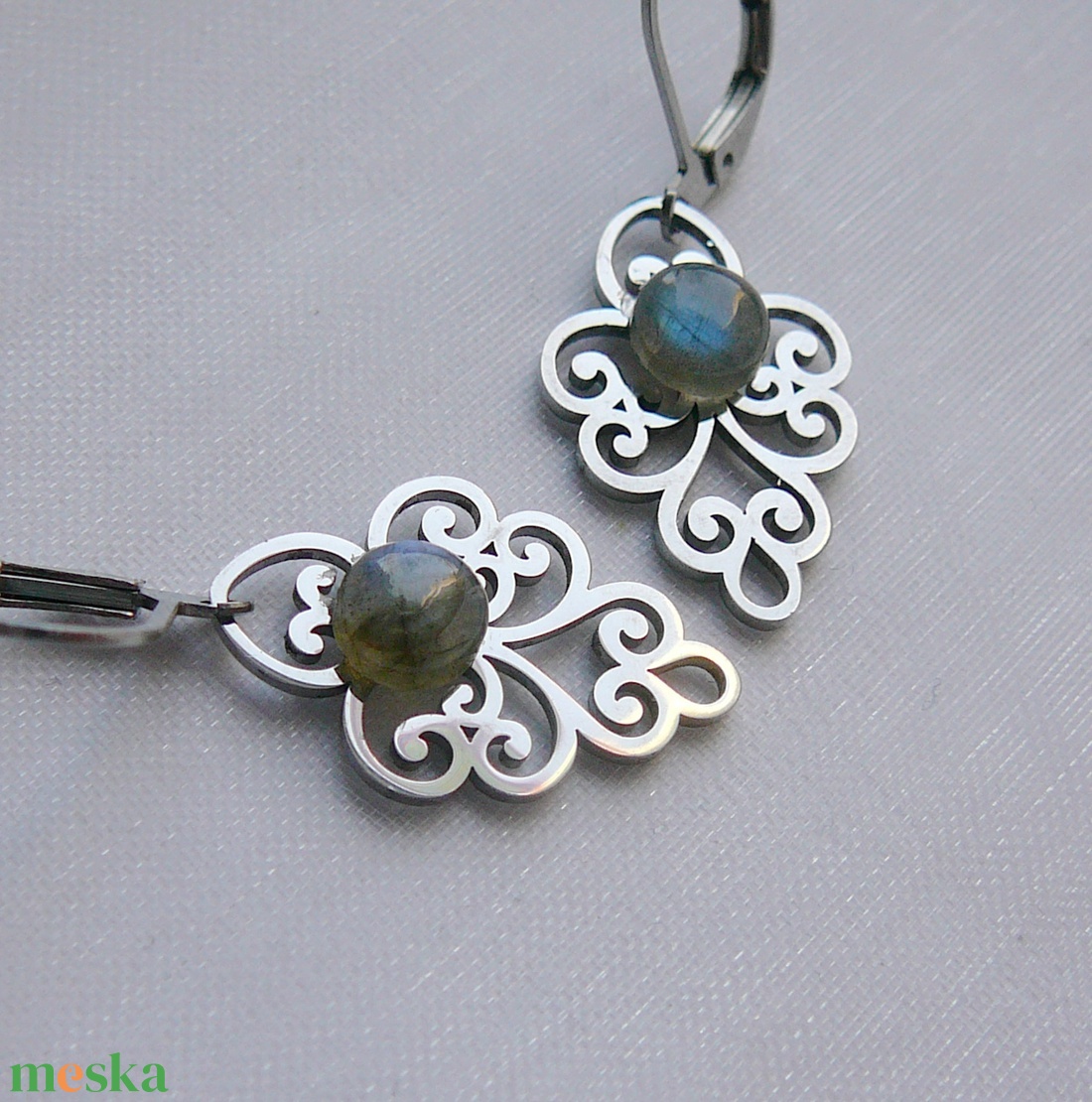 Labradorit fülbevaló - ékszer - fülbevaló - lógó fülbevaló - Meska.hu