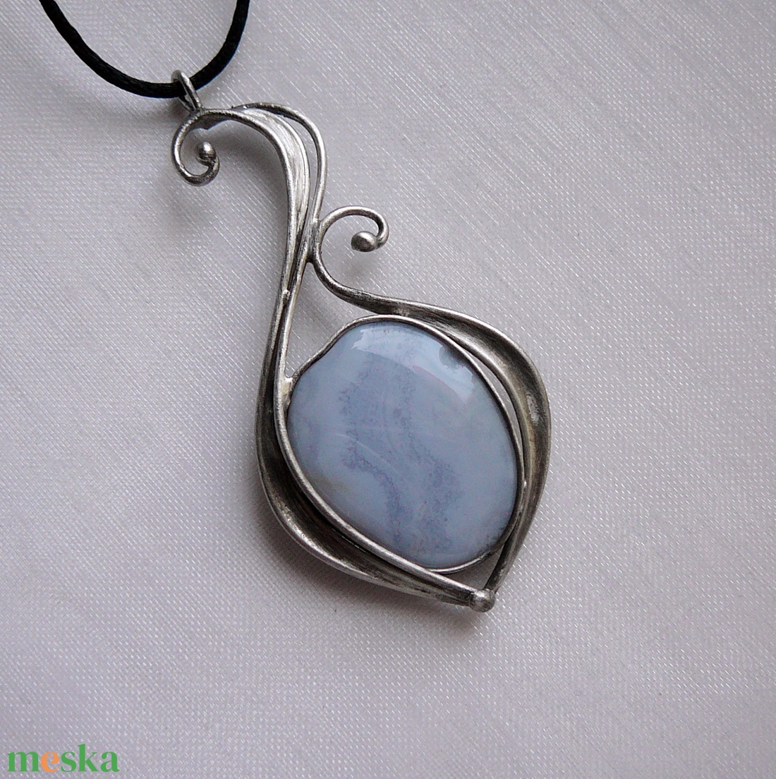 Kalcedon medál - ékszer - nyaklánc - medálos nyaklánc - Meska.hu