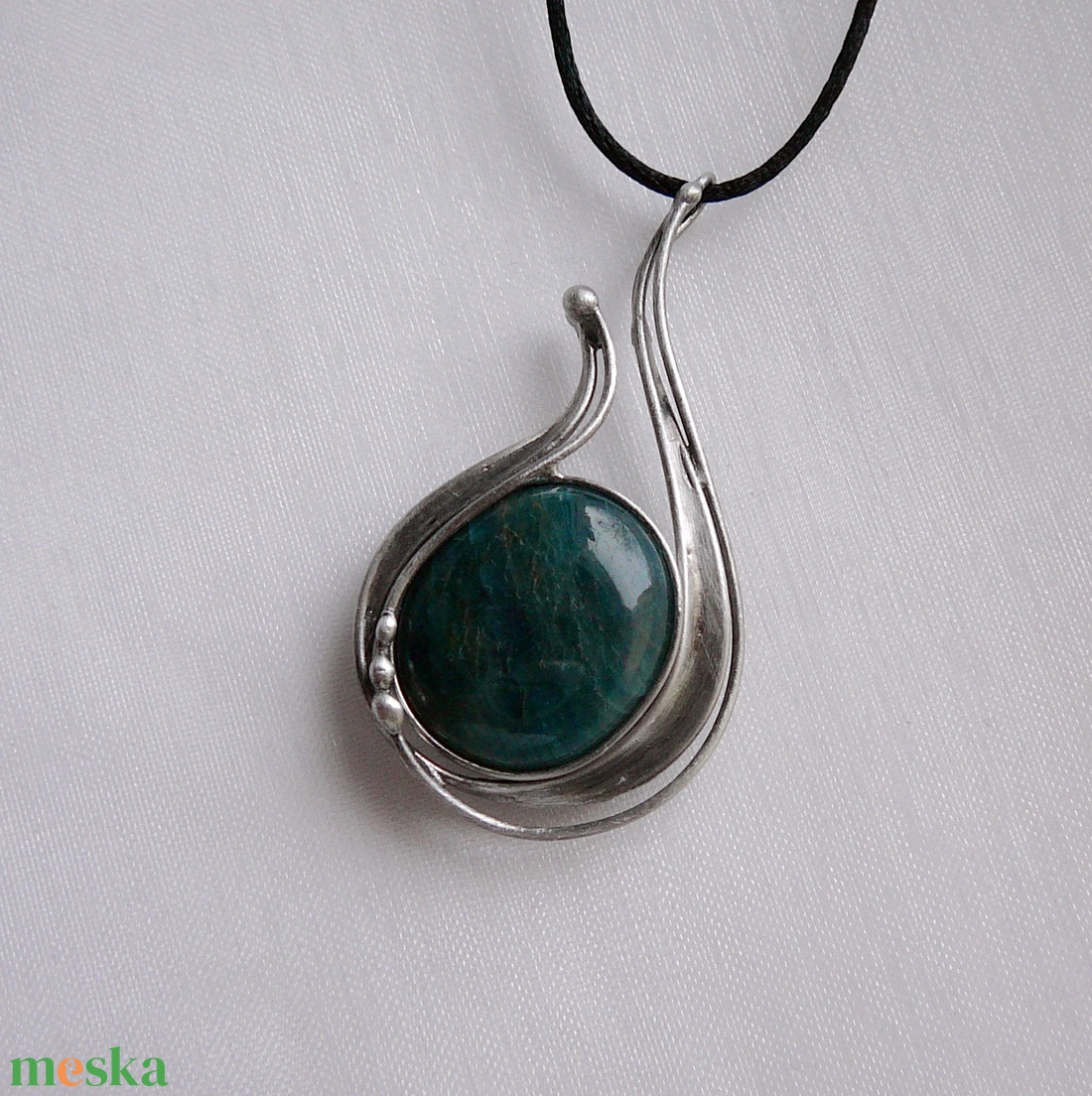 Apatit medál - ékszer - nyaklánc - medálos nyaklánc - Meska.hu