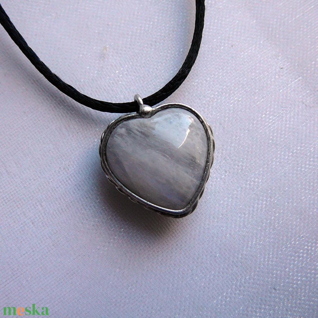 Mini holdkő szív medál - ékszer - nyaklánc - medálos nyaklánc - Meska.hu