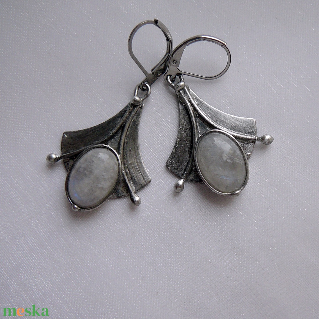 Holdkő fülbevaló - ékszer - fülbevaló - lógó fülbevaló - Meska.hu