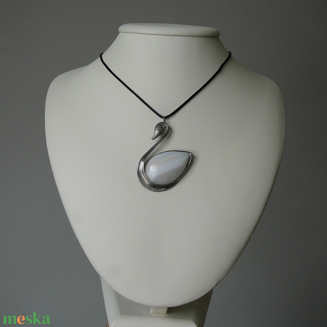 Achát hattyú medál - ékszer - nyaklánc - medálos nyaklánc - Meska.hu