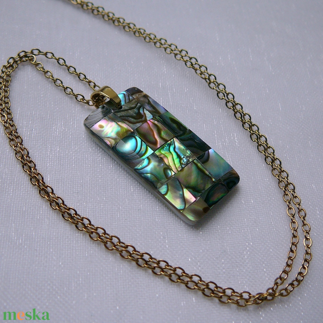 Pávakagyló medálos nyaklánc - ékszer - nyaklánc - medálos nyaklánc - Meska.hu