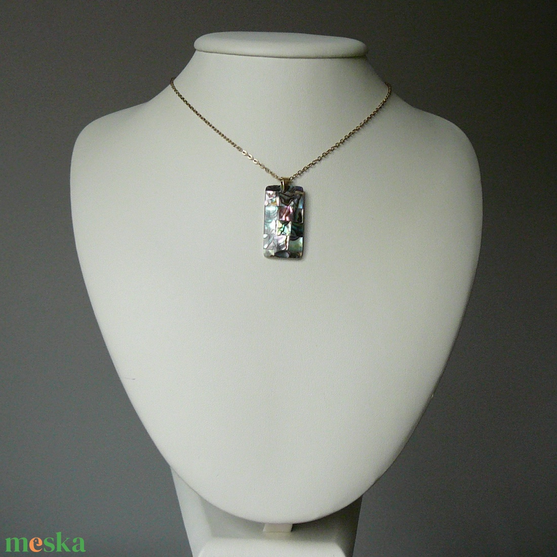 Pávakagyló medálos nyaklánc - ékszer - nyaklánc - medálos nyaklánc - Meska.hu