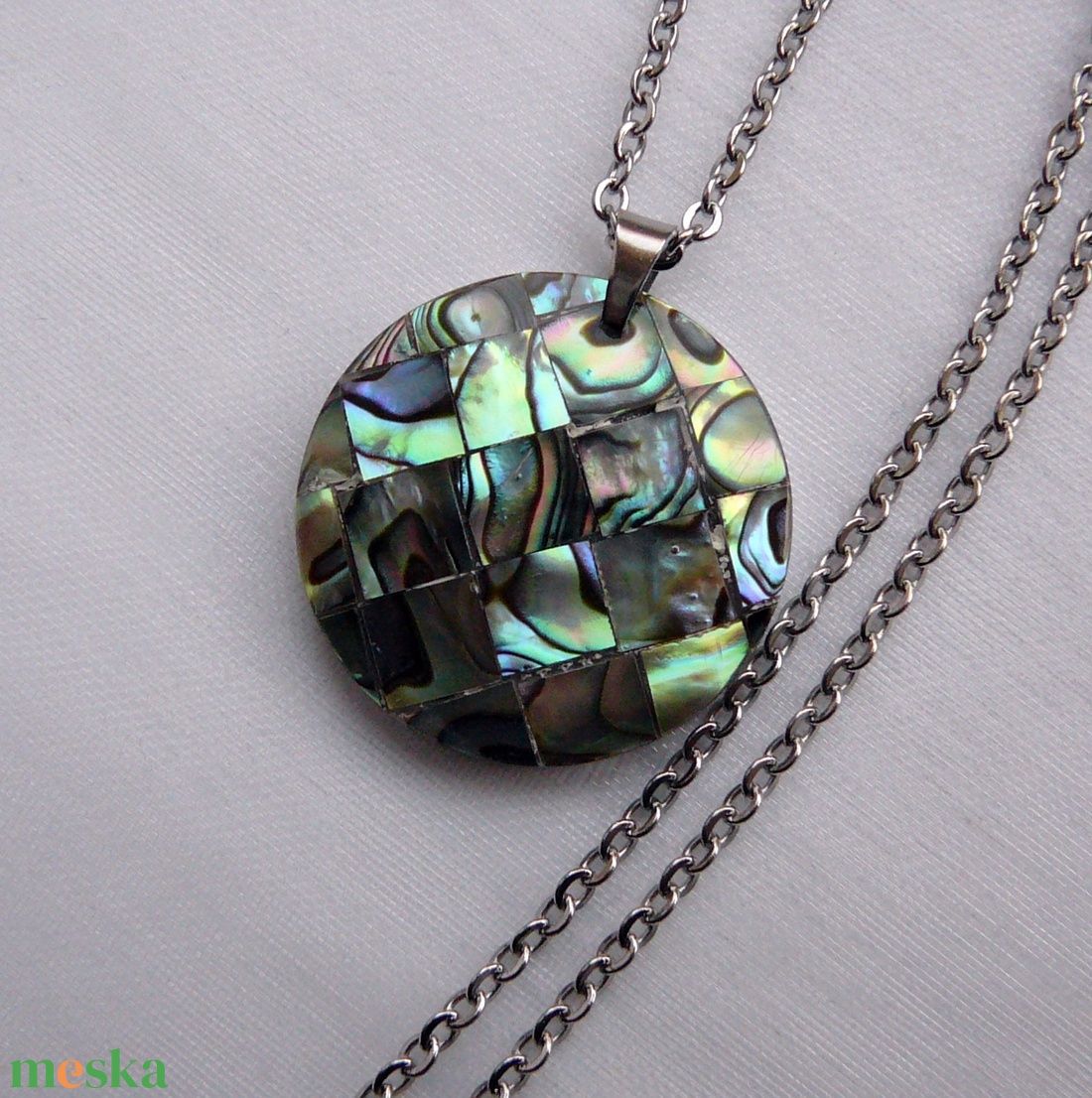 Pávakagyló medálos nyaklánc - ékszer - nyaklánc - medálos nyaklánc - Meska.hu