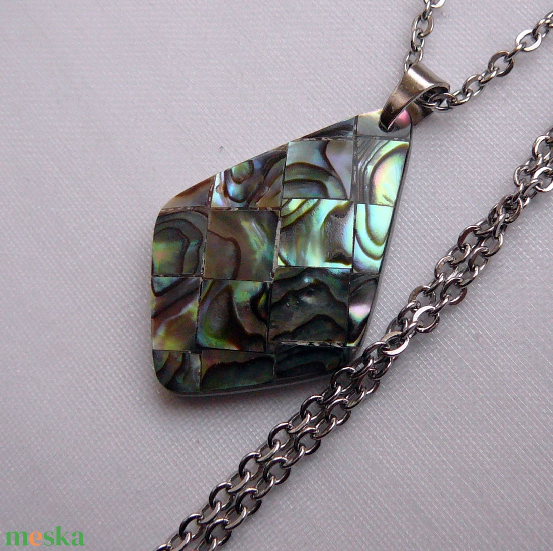 Pávakagyló medálos nyaklánc - ékszer - nyaklánc - medálos nyaklánc - Meska.hu