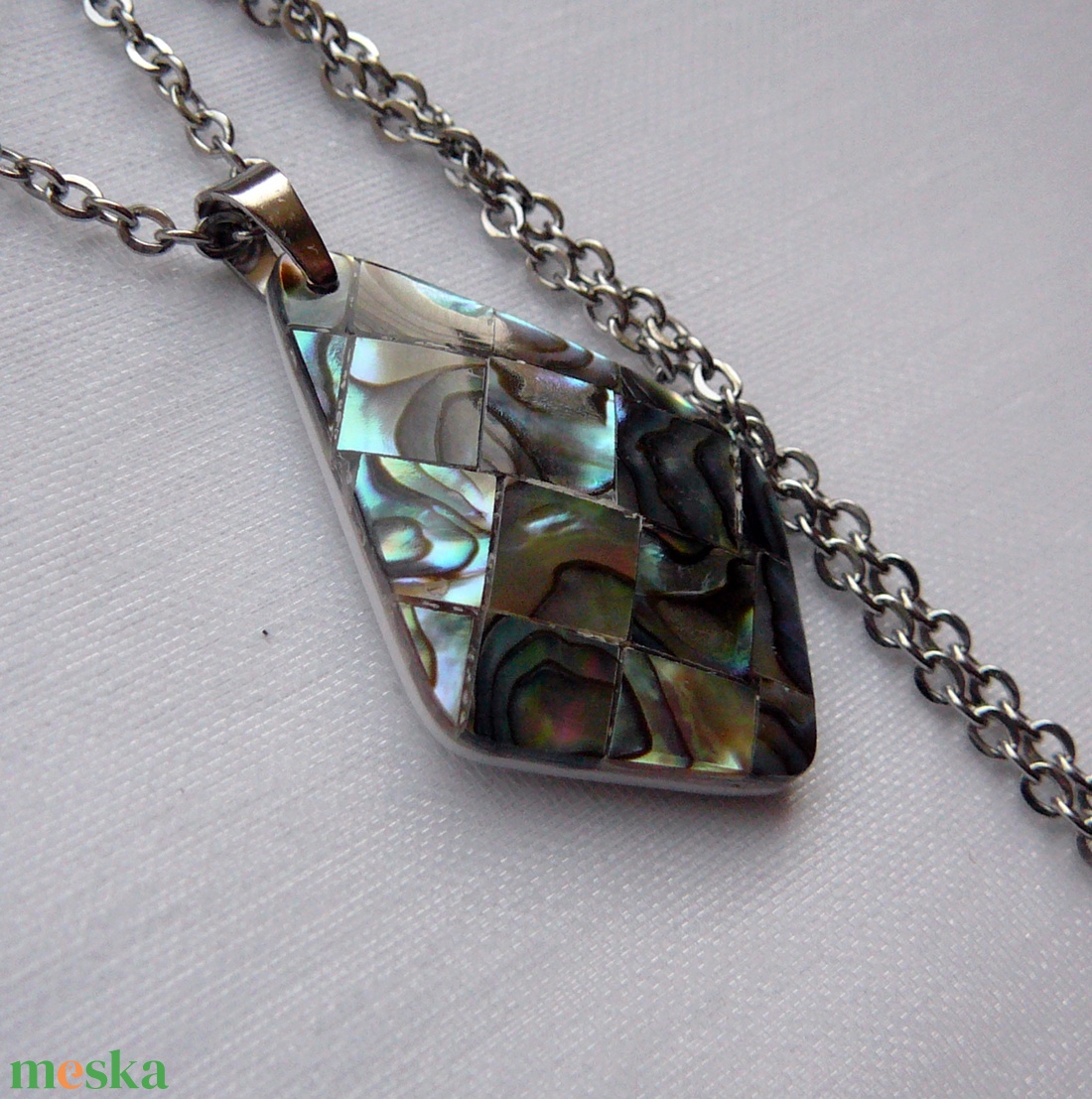 Pávakagyló medálos nyaklánc - ékszer - nyaklánc - medálos nyaklánc - Meska.hu