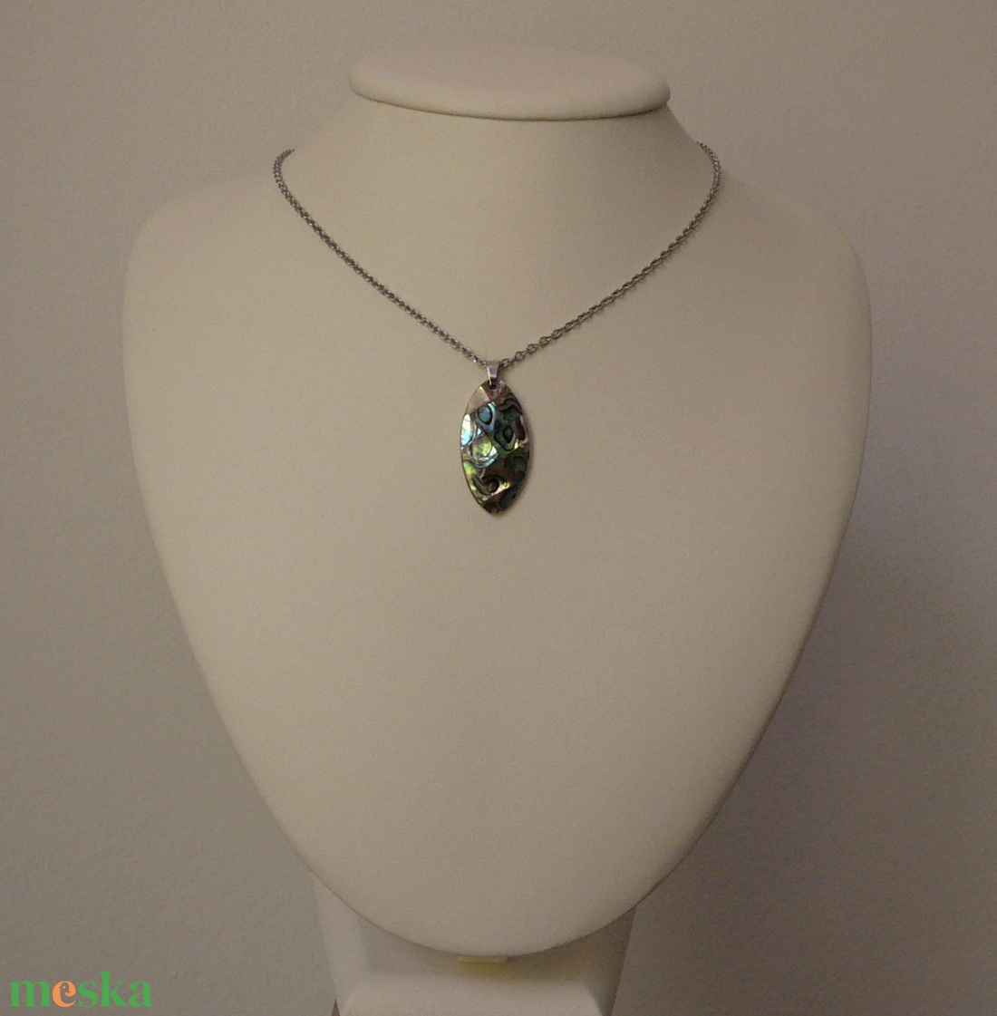 Pávakagyló medálos nyaklánc - ékszer - nyaklánc - medálos nyaklánc - Meska.hu