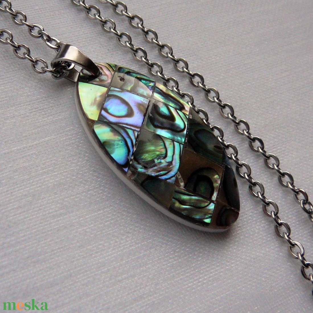 Pávakagyló medálos nyaklánc - ékszer - nyaklánc - medálos nyaklánc - Meska.hu