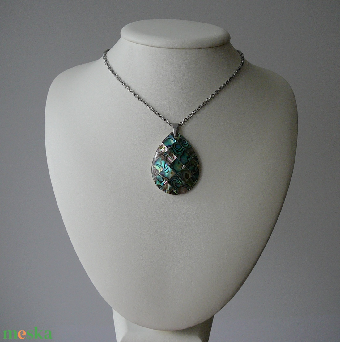 Pávakagyló medálos nyaklánc - ékszer - nyaklánc - medálos nyaklánc - Meska.hu
