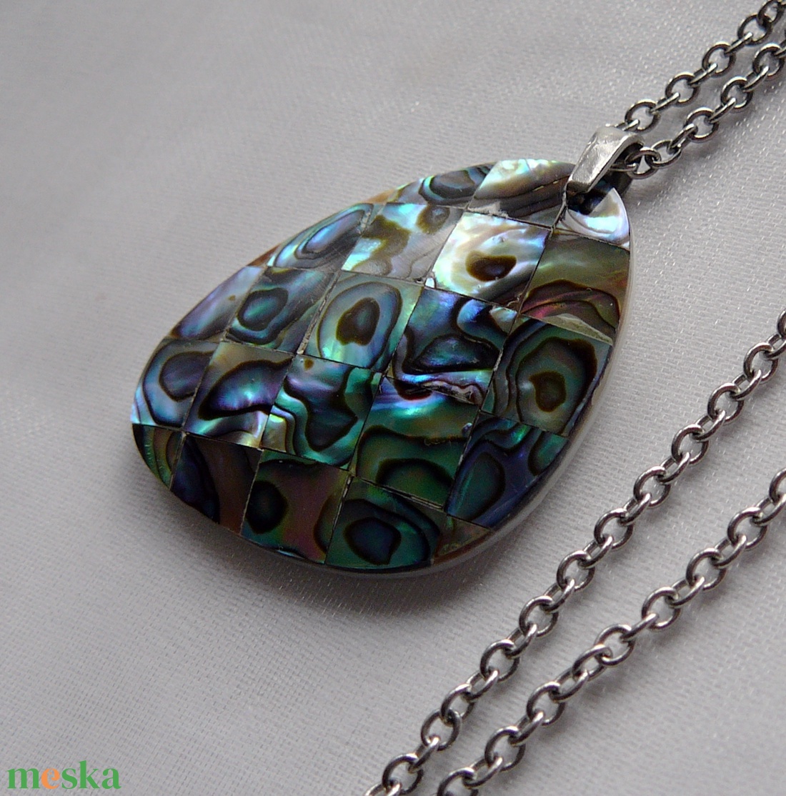 Pávakagyló medálos nyaklánc - ékszer - nyaklánc - medálos nyaklánc - Meska.hu