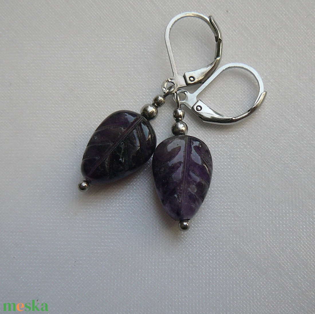 Ametiszt levél fülbevaló - ékszer - fülbevaló - lógó fülbevaló - Meska.hu