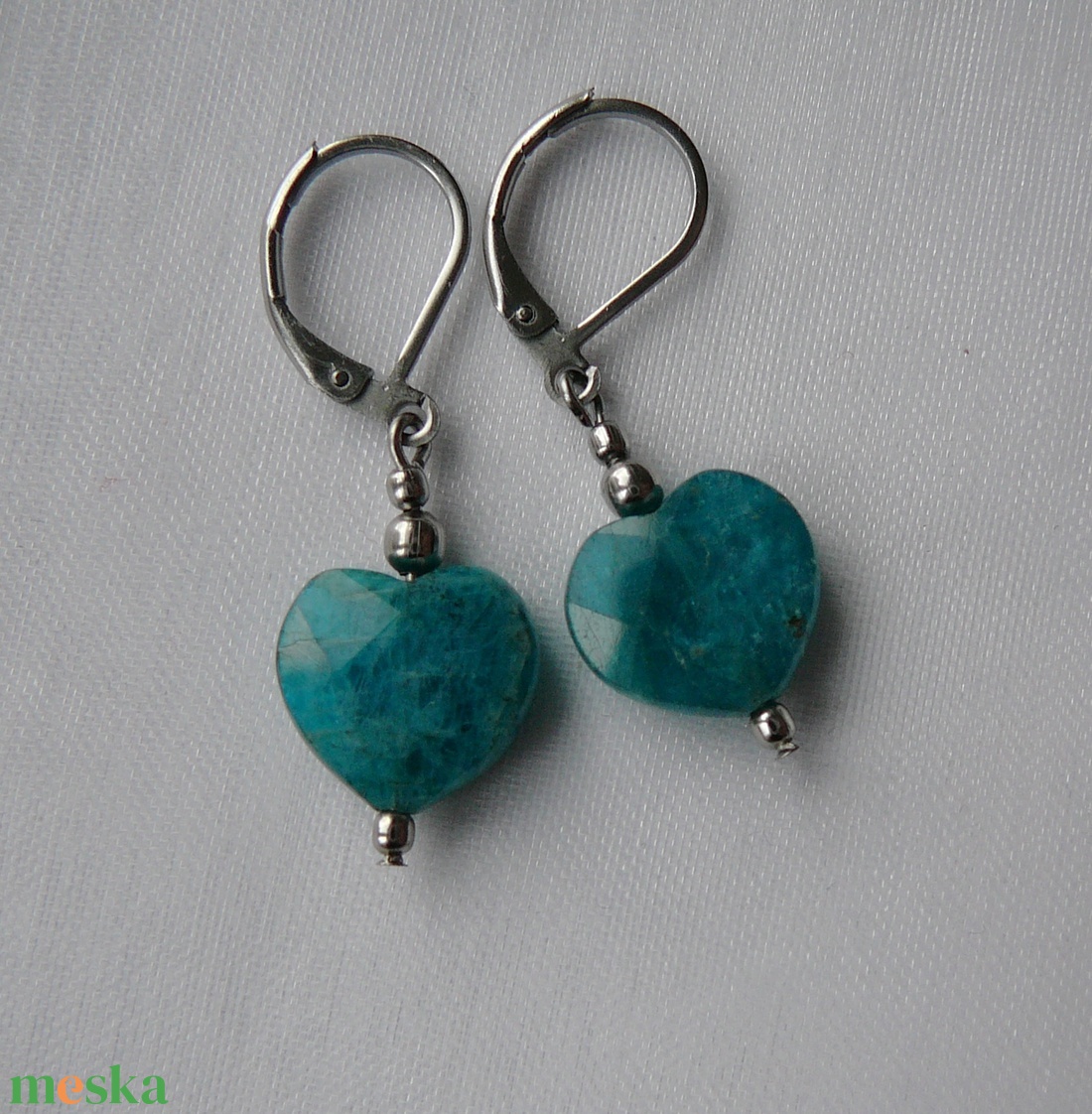 Apatit szív fülbevaló - ékszer - fülbevaló - lógó fülbevaló - Meska.hu