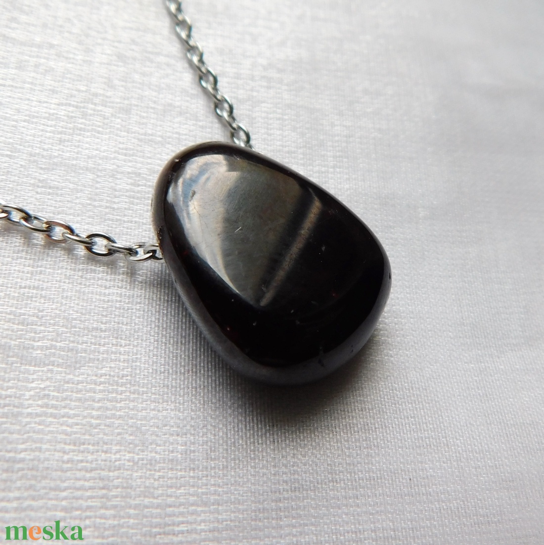 Gránát medálos nyaklánc - ékszer - nyaklánc - medálos nyaklánc - Meska.hu