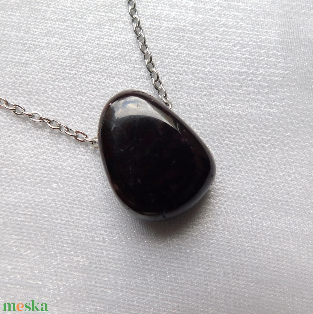 Gránát medálos nyaklánc - ékszer - nyaklánc - medálos nyaklánc - Meska.hu