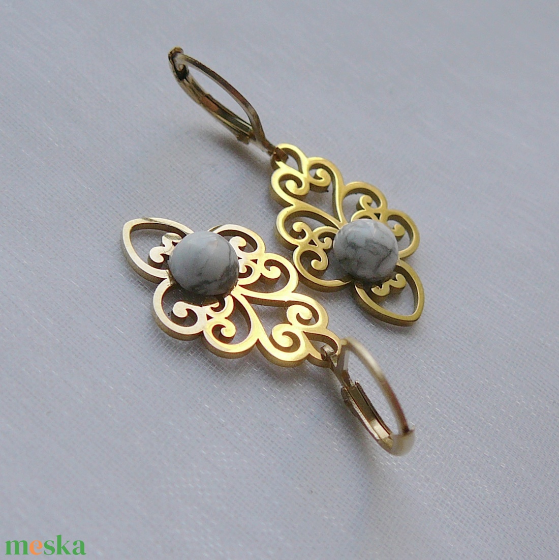 Filigrán howlit fülbevaló - ékszer - fülbevaló - lógó fülbevaló - Meska.hu