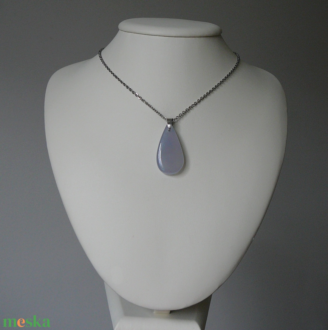Kalcedon csepp medálos nyaklánc - ékszer - nyaklánc - medálos nyaklánc - Meska.hu