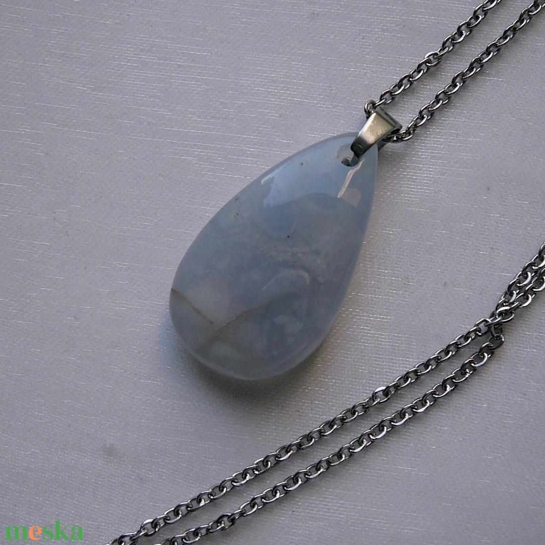 Kalcedon csepp medálos nyaklánc - ékszer - nyaklánc - medálos nyaklánc - Meska.hu