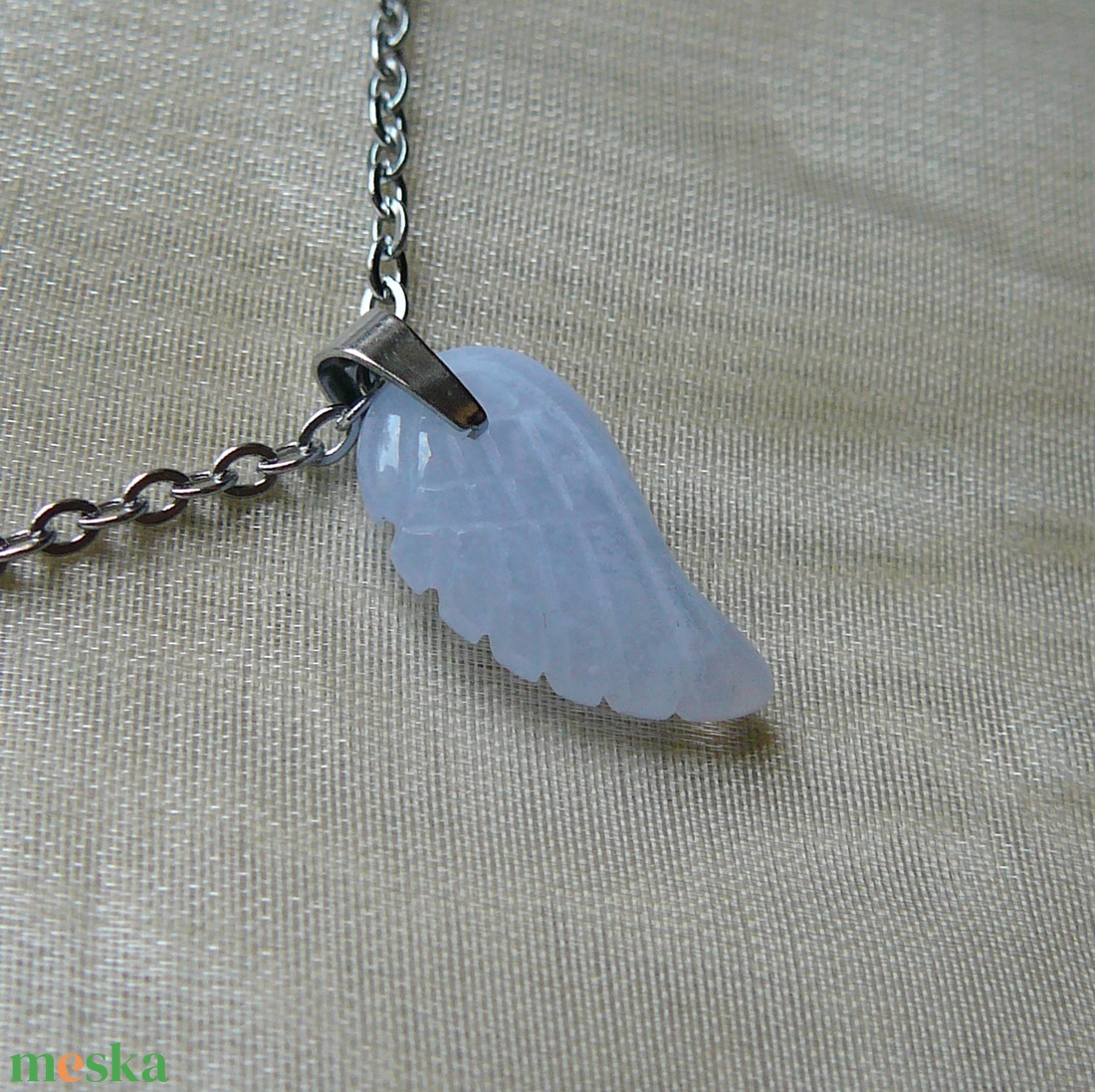 Kalcedon szárny medálos nyaklánc - ékszer - nyaklánc - medálos nyaklánc - Meska.hu