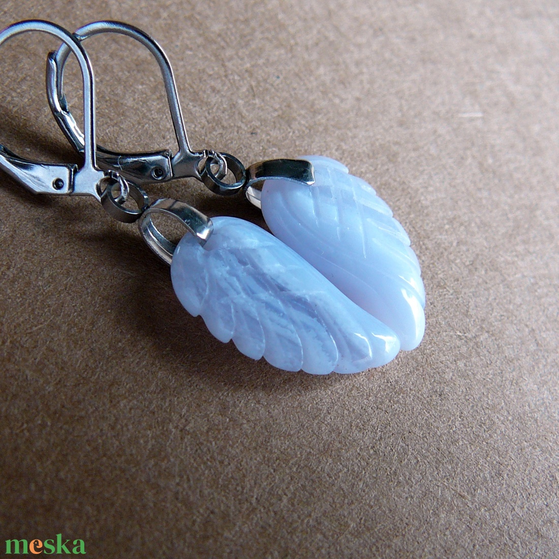 Kalcedon szárny fülbevaló - ékszer - fülbevaló - lógó fülbevaló - Meska.hu