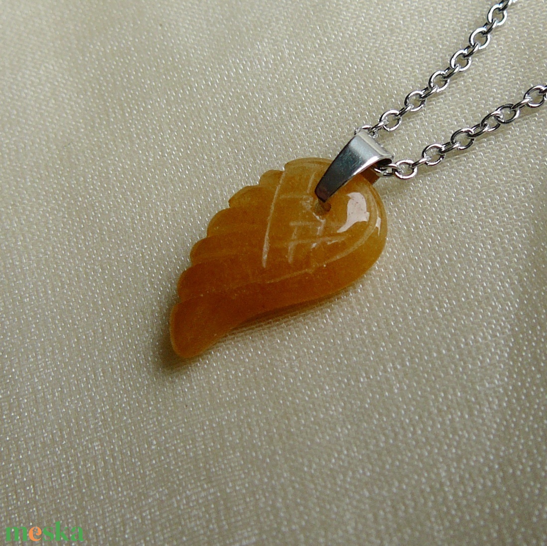 Kalcit szárny medálos nyaklánc - ékszer - nyaklánc - medálos nyaklánc - Meska.hu