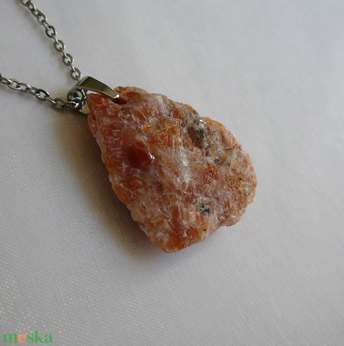 Kalcit medálos nyaklánc - ékszer - nyaklánc - medálos nyaklánc - Meska.hu