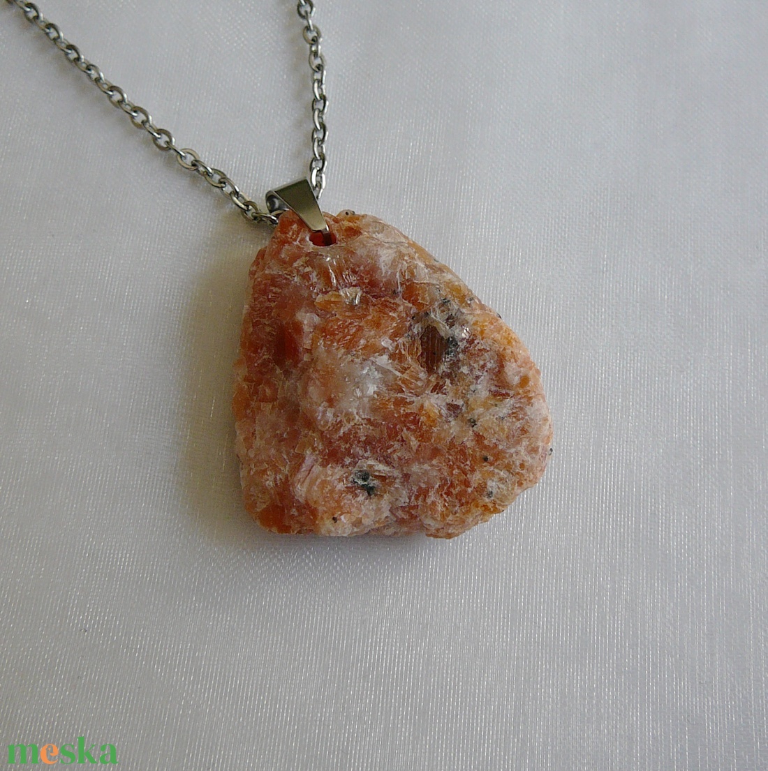 Kalcit medálos nyaklánc - ékszer - nyaklánc - medálos nyaklánc - Meska.hu