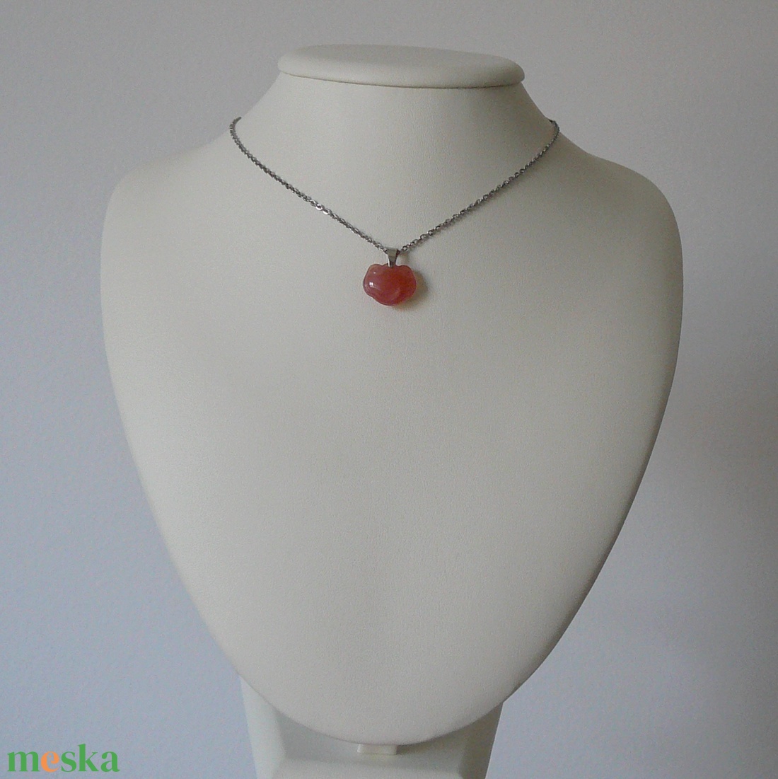 Karneol cica medálos nyaklánc - ékszer - nyaklánc - medálos nyaklánc - Meska.hu