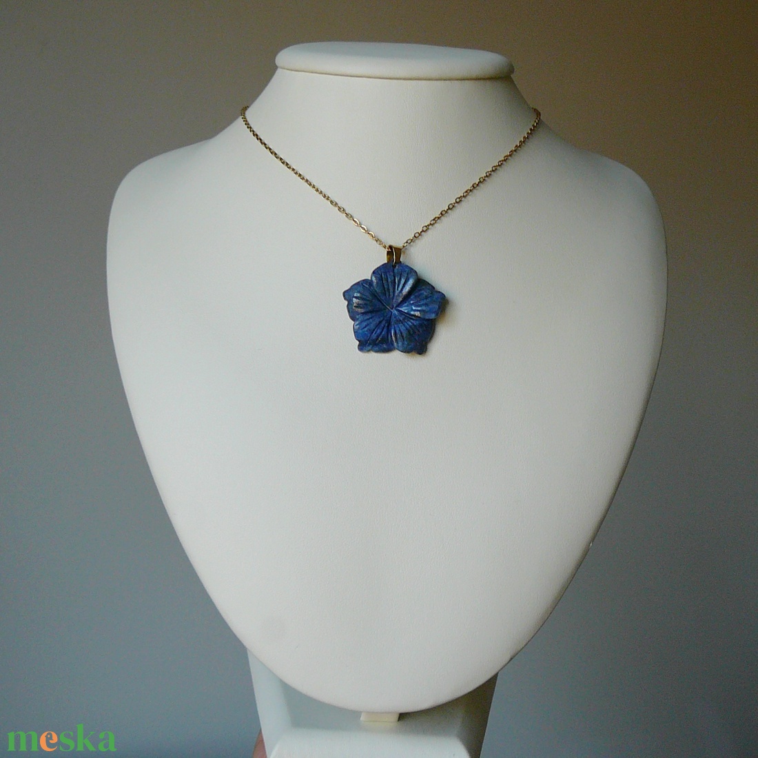 Lápisz lazuli virág medálos nyaklánc - ékszer - nyaklánc - medálos nyaklánc - Meska.hu