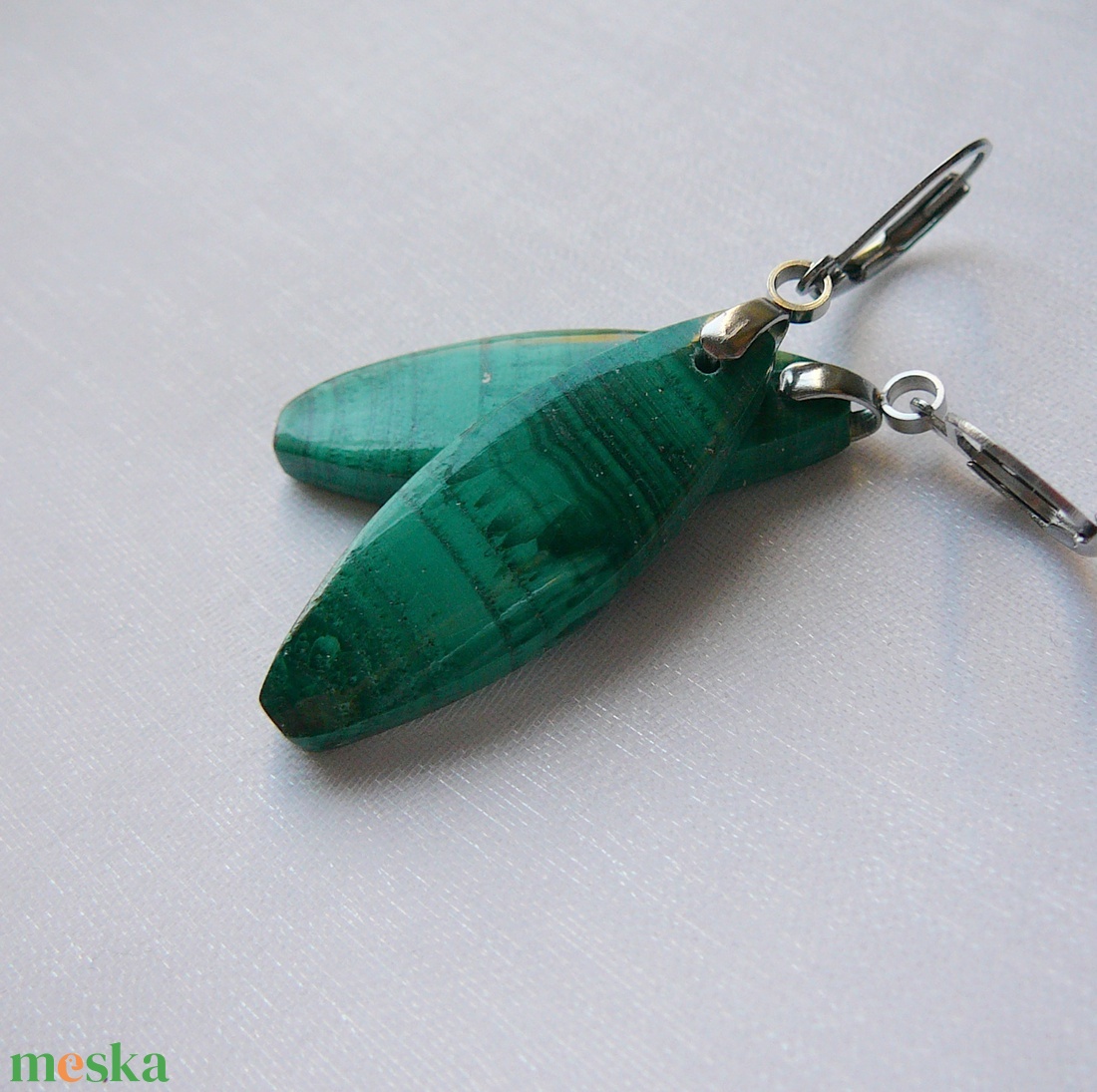Malachit fülbevaló - ékszer - fülbevaló - lógó fülbevaló - Meska.hu