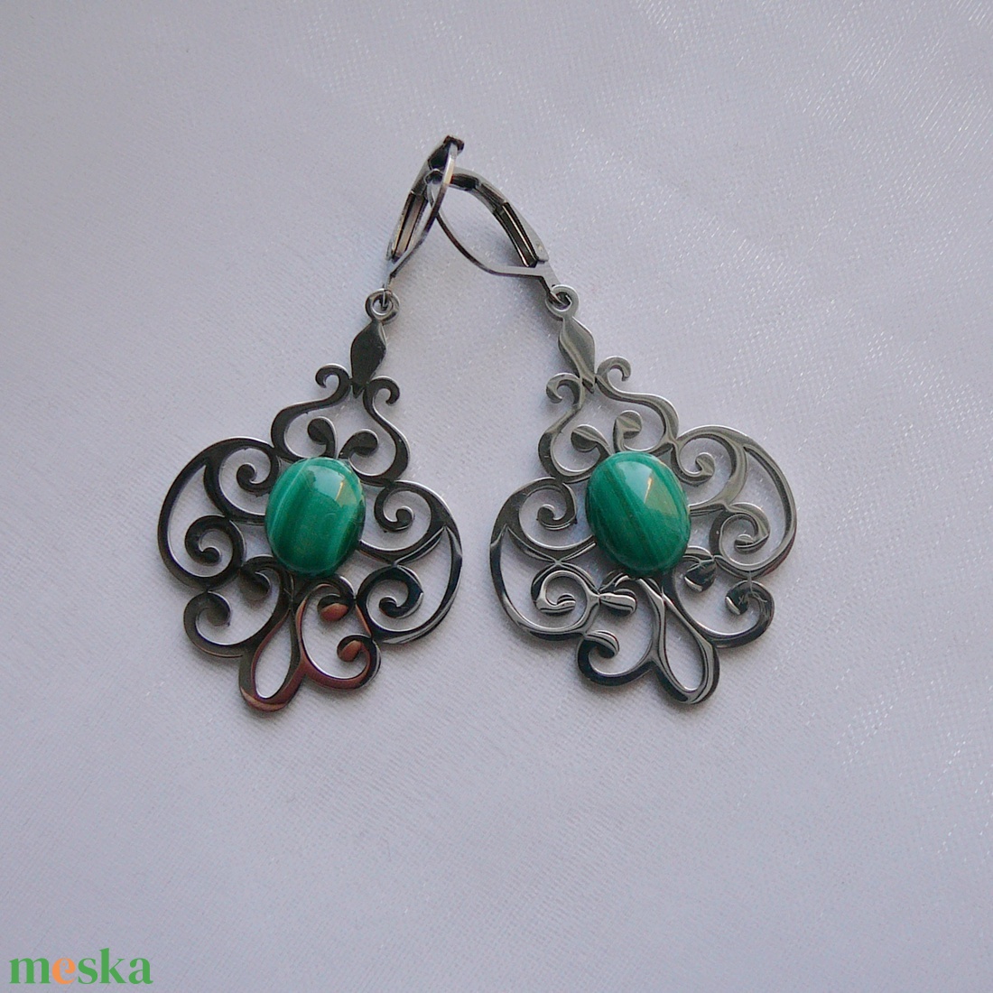 Filigrán malachit fülbevaló - ékszer - fülbevaló - lógó fülbevaló - Meska.hu