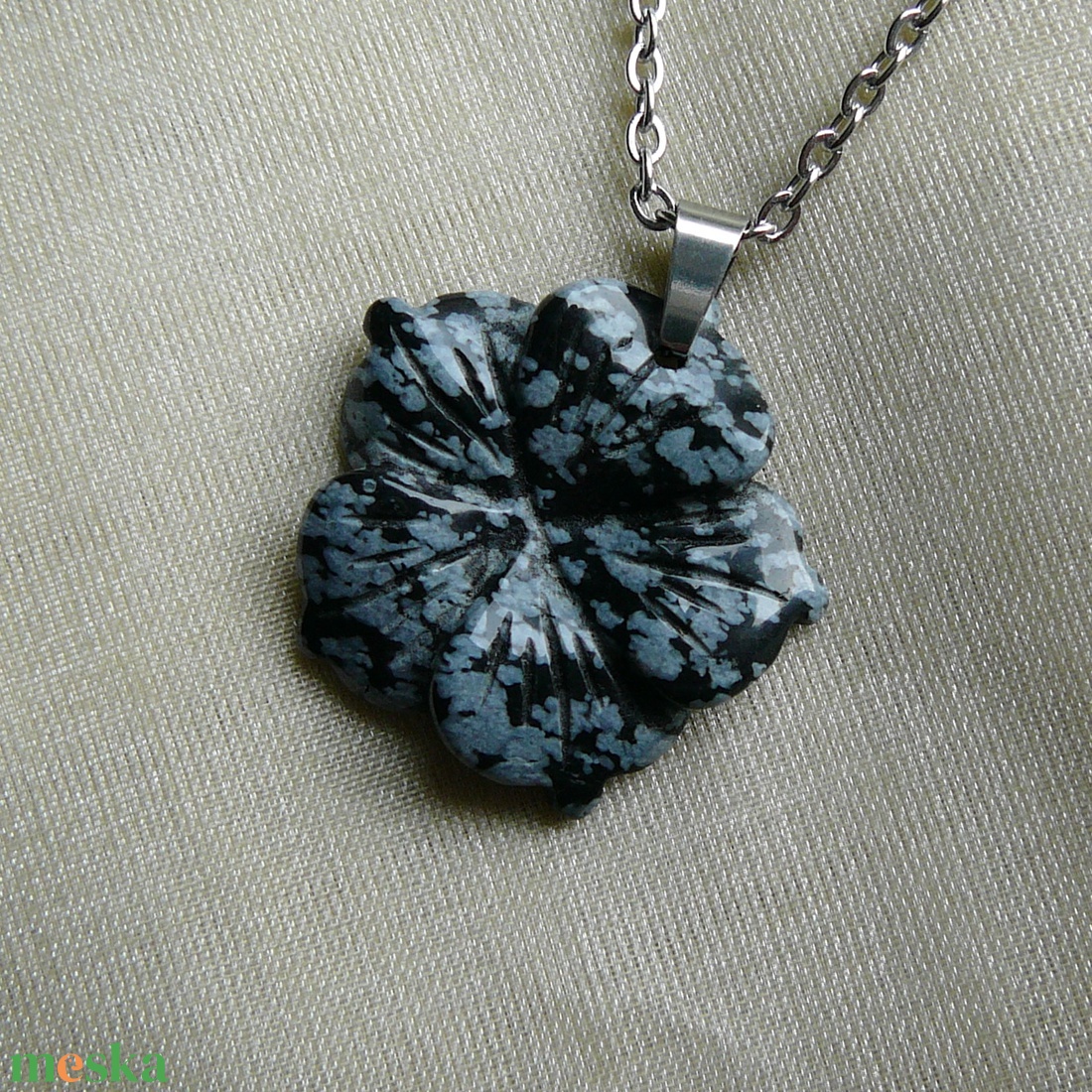 Hópehely obszidián virág medálos nyaklánc - ékszer - nyaklánc - medálos nyaklánc - Meska.hu