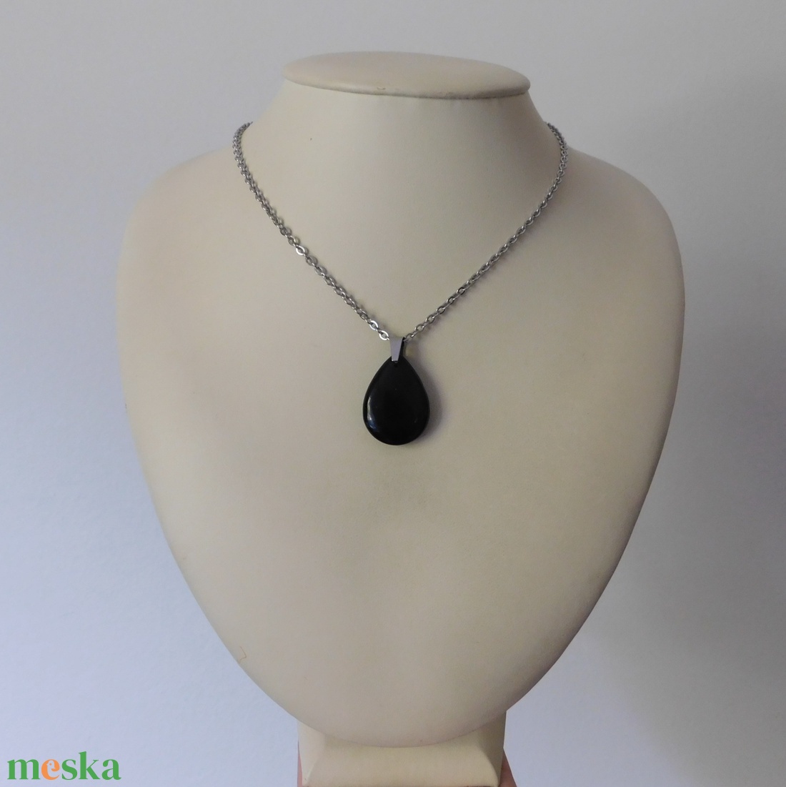 Fekete obszidián medálos nyaklánc - ékszer - nyaklánc - medálos nyaklánc - Meska.hu