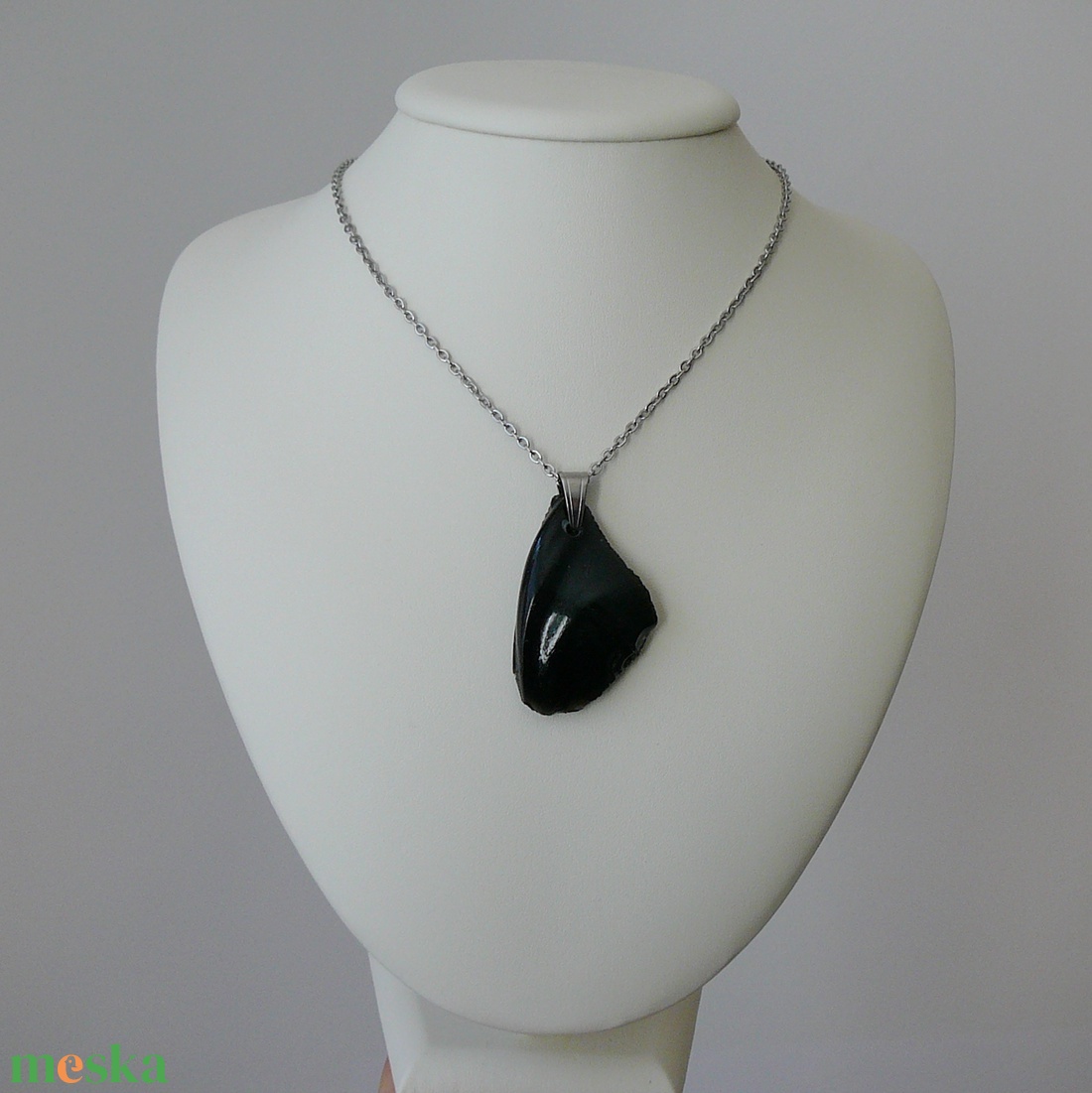 Fekete obszidián medálos nyaklánc - ékszer - nyaklánc - medálos nyaklánc - Meska.hu