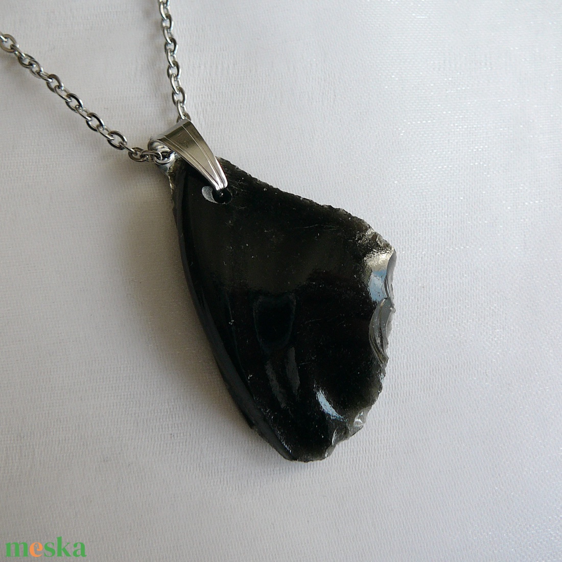 Fekete obszidián medálos nyaklánc - ékszer - nyaklánc - medálos nyaklánc - Meska.hu