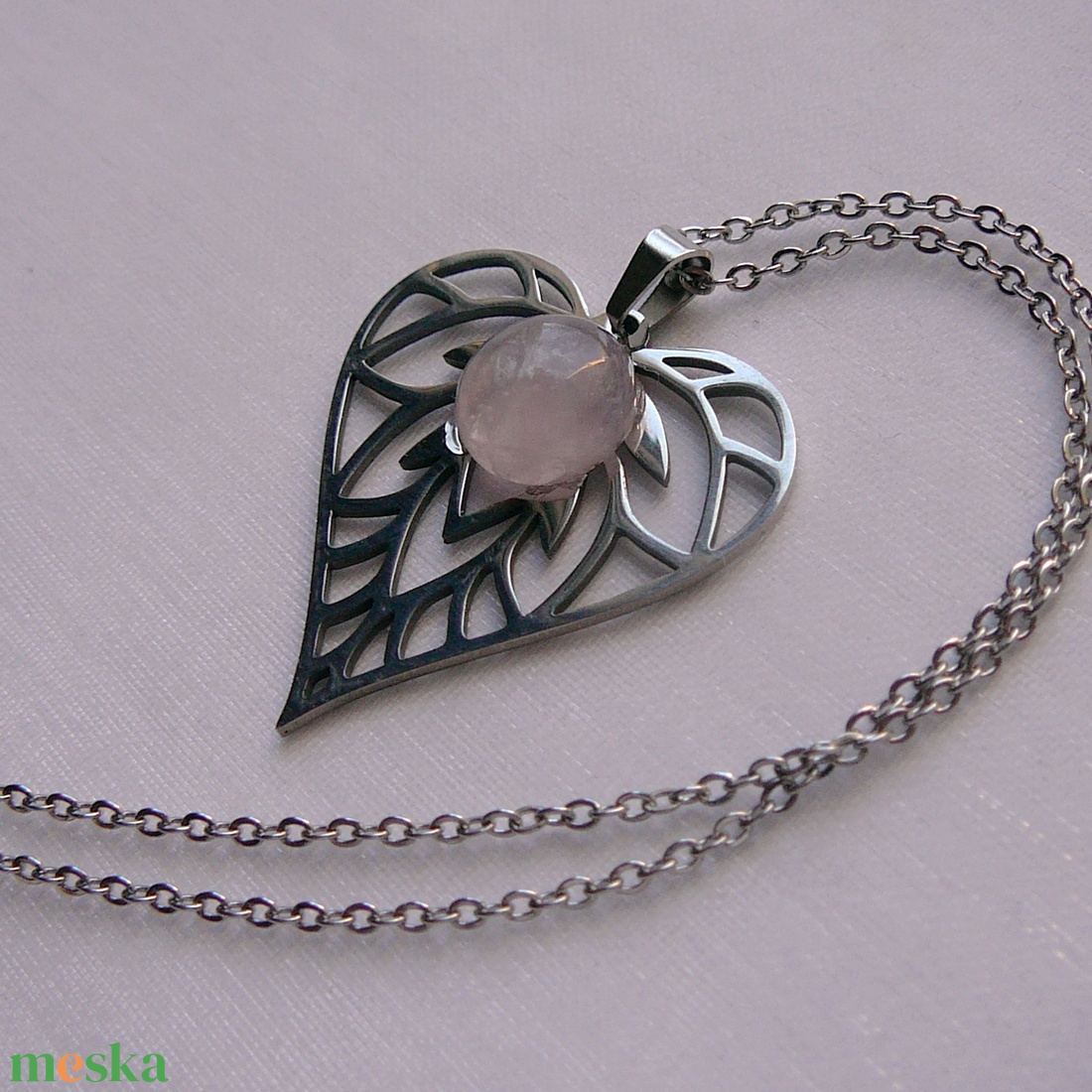 Rózsakvarc szív medálos nyaklánc - ékszer - nyaklánc - medálos nyaklánc - Meska.hu