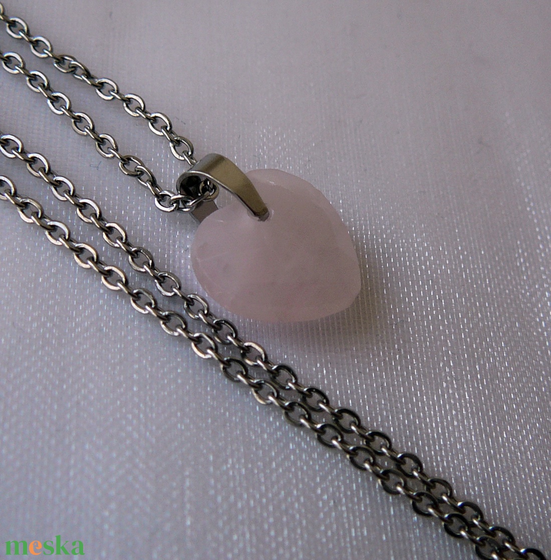 Rózsakvarc szív medálos nyaklánc - ékszer - nyaklánc - medálos nyaklánc - Meska.hu