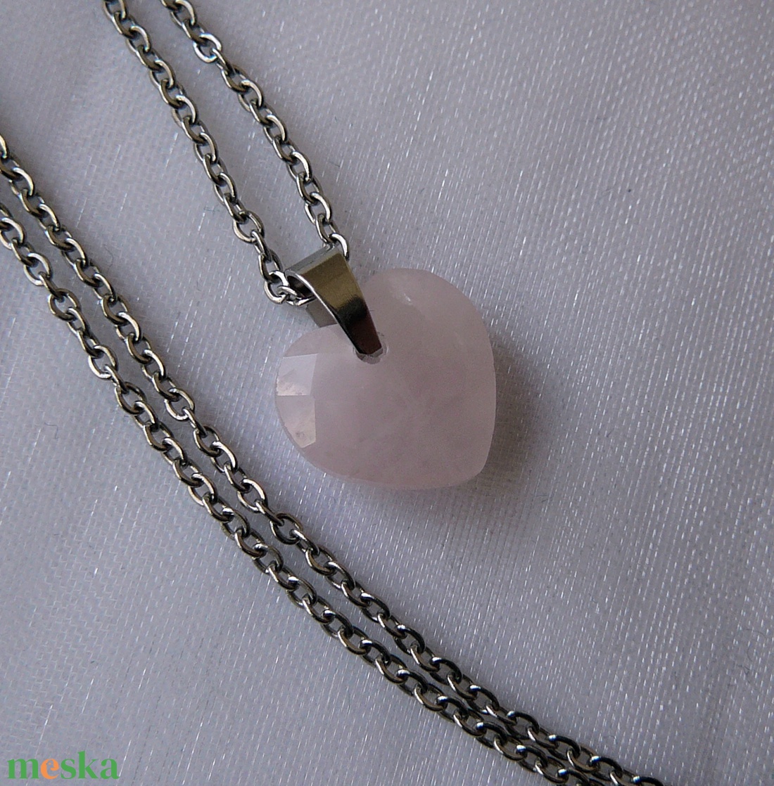 Rózsakvarc szív medálos nyaklánc - ékszer - nyaklánc - medálos nyaklánc - Meska.hu