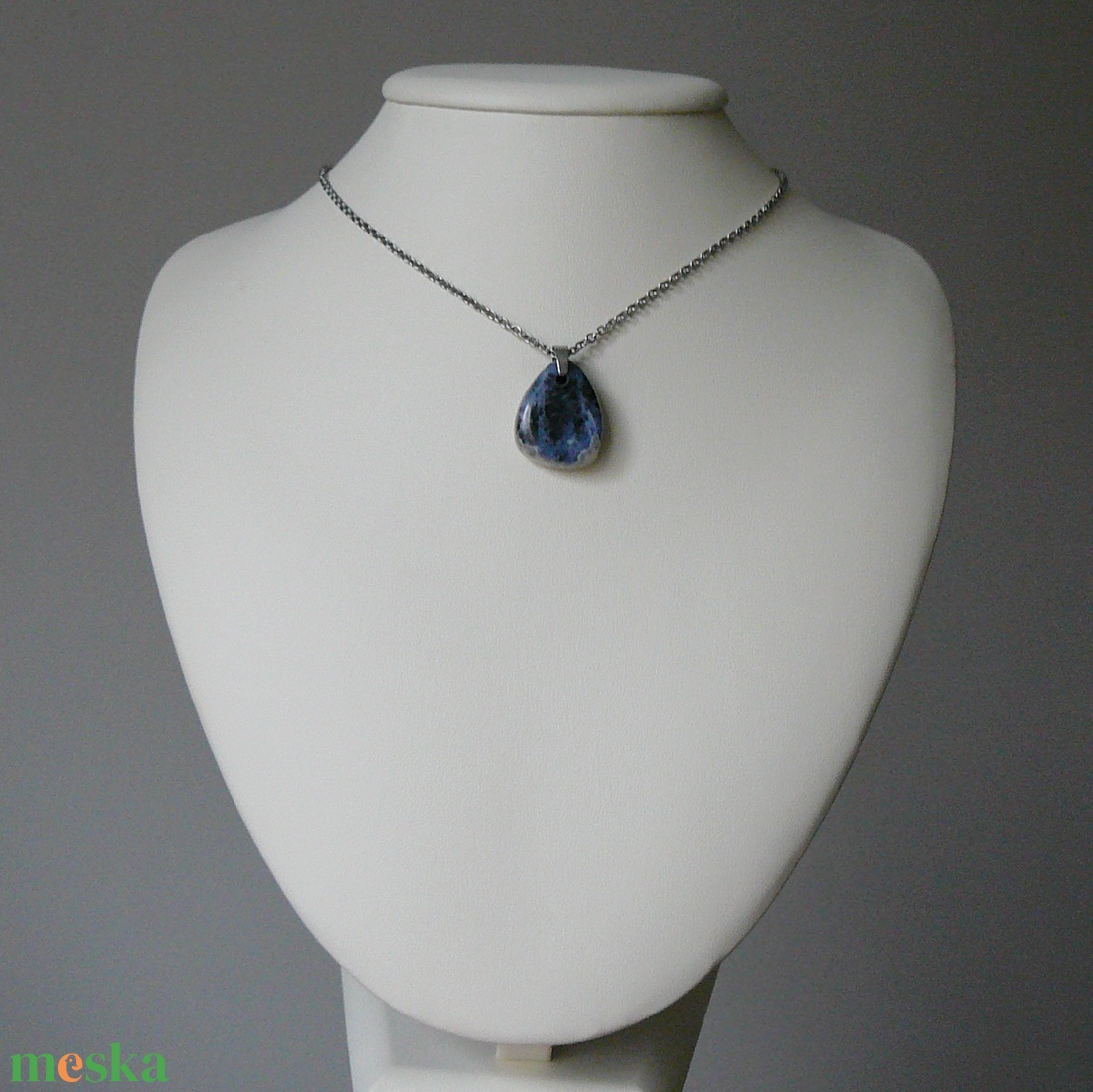 Szodalit medálos nyaklánc - ékszer - nyaklánc - medálos nyaklánc - Meska.hu
