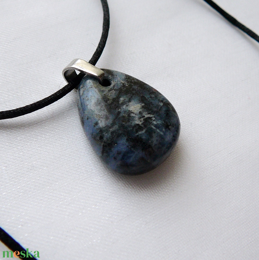 Szodalit medálos nyaklánc - ékszer - nyaklánc - medálos nyaklánc - Meska.hu