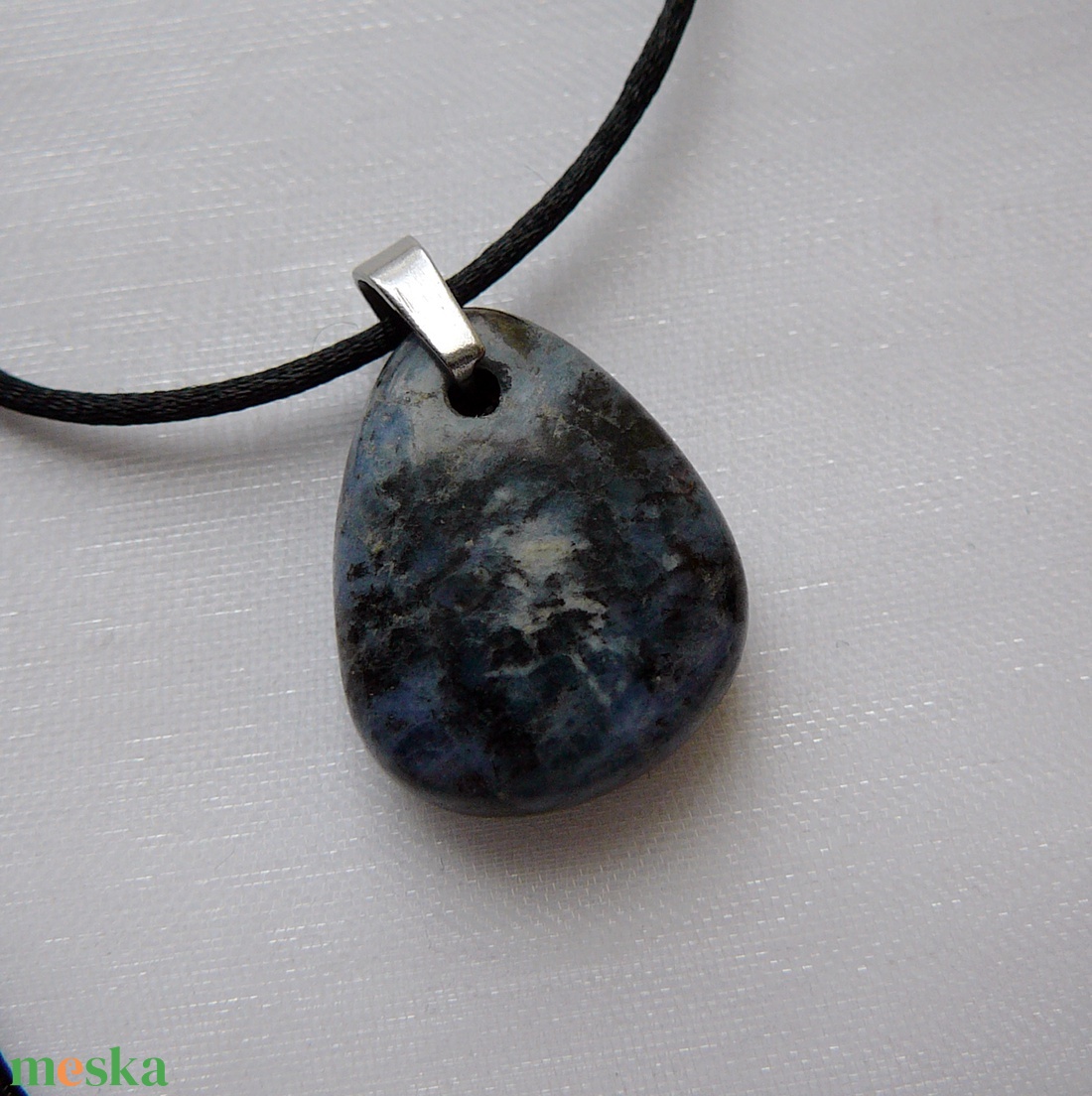 Szodalit medálos nyaklánc - ékszer - nyaklánc - medálos nyaklánc - Meska.hu